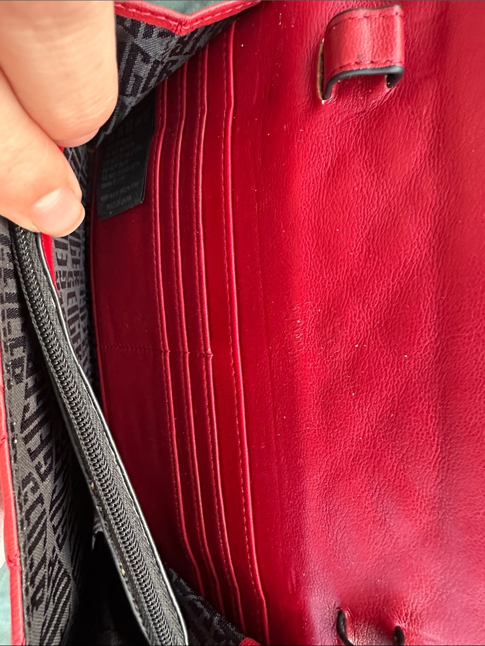 Kurt Geiger red clutch with broken lock ring - Picture 5 of 5